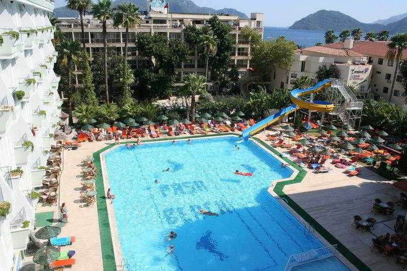 cheap resort hotels to Spend holiday with family