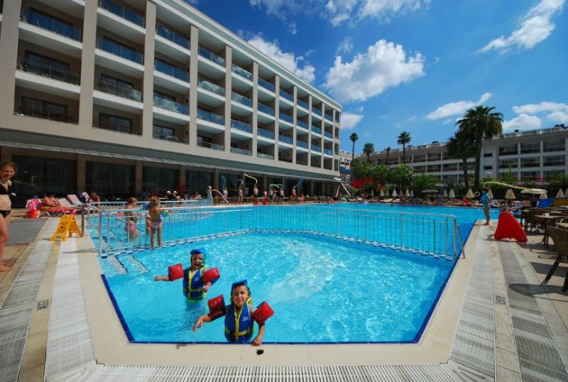 cheap resort hotels to Spend holiday with family