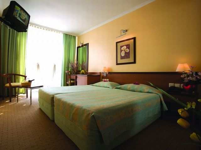 cheap resort hotels to Spend holiday with family