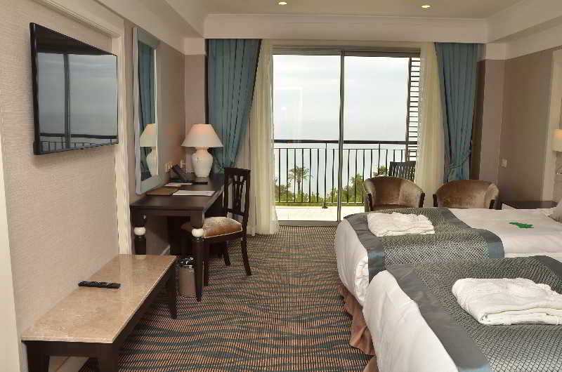 cheap resort hotels to Spend holiday with family