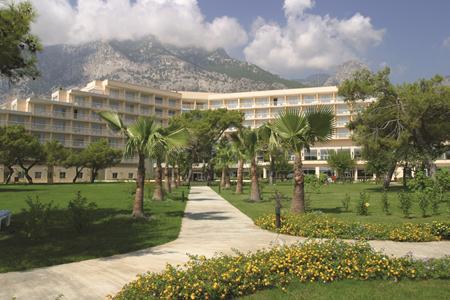 cheap resort hotels to Spend holiday with family