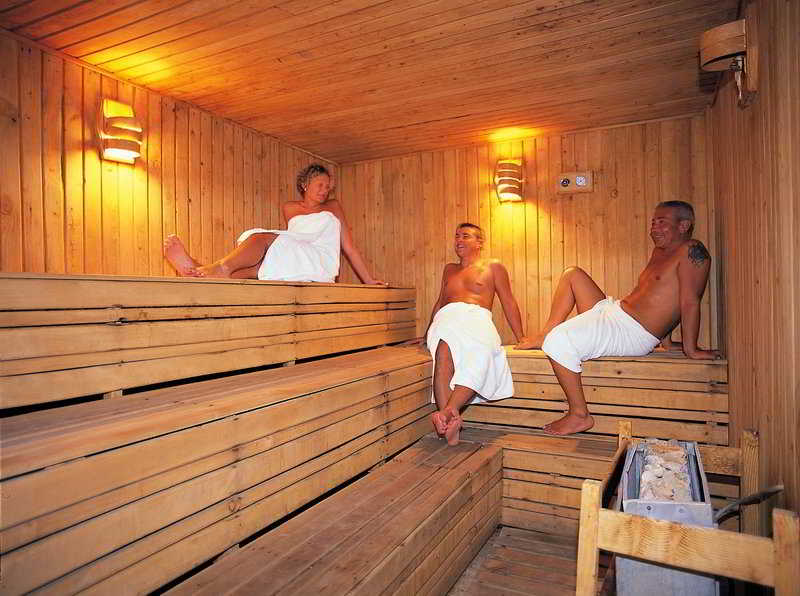 cheap resort hotels to Spend holiday with family