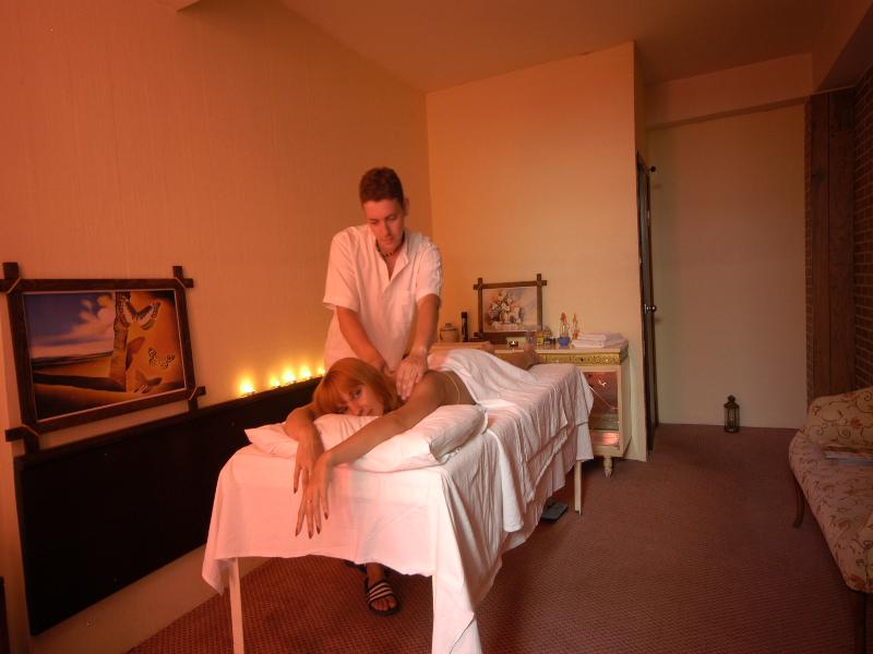 cheap resort hotels to Spend holiday with family