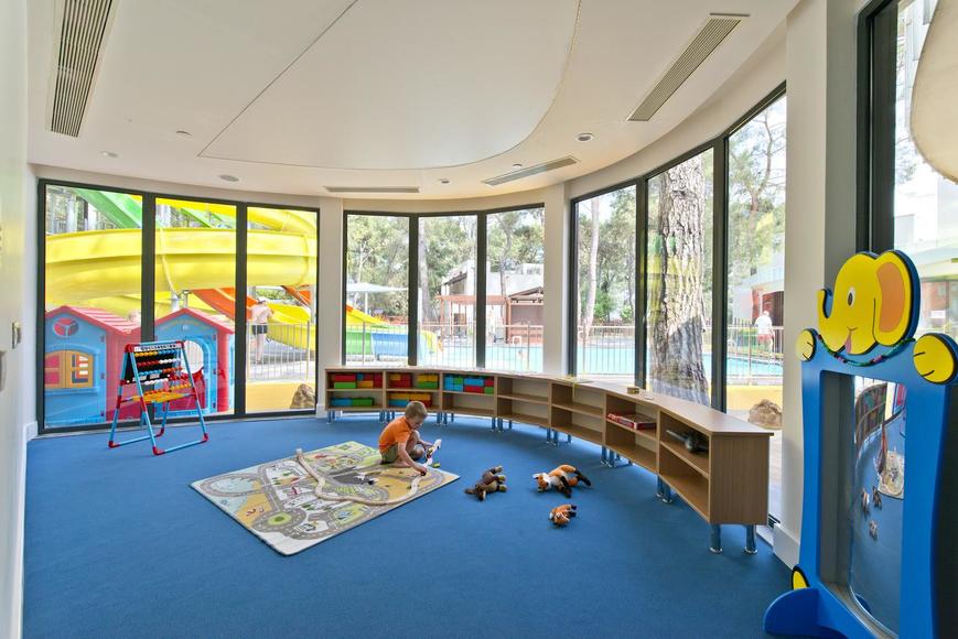 cheap resort hotels to Spend holiday with family