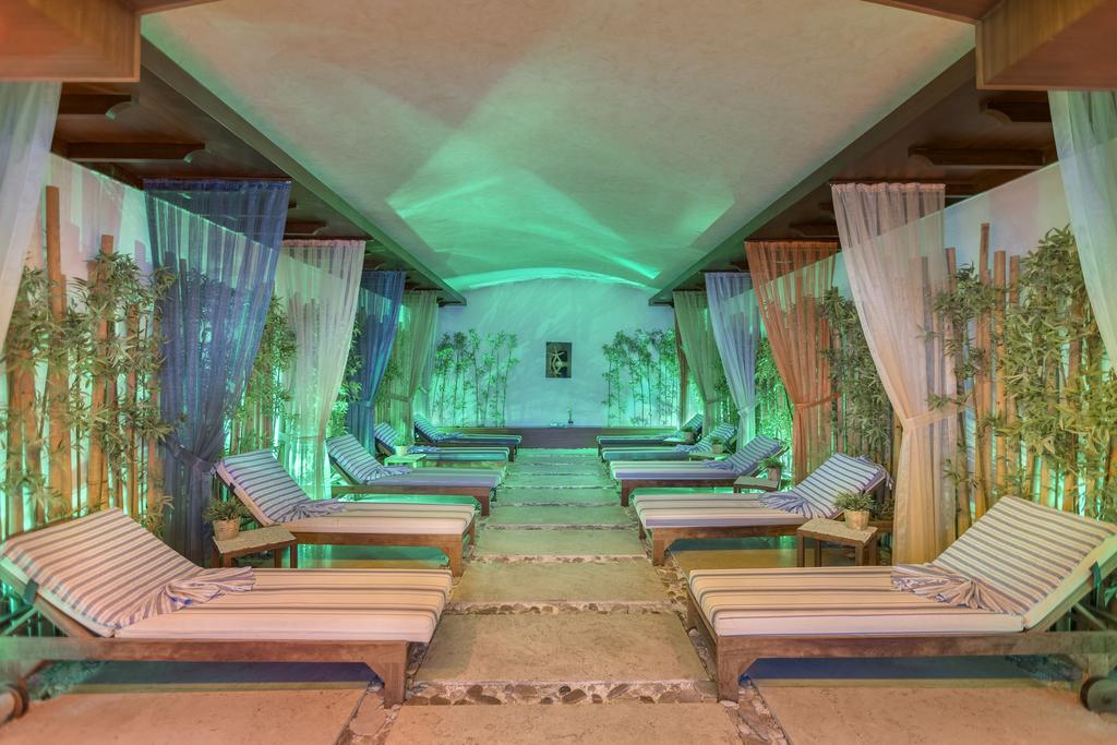 cheap resort hotels to Spend holiday with family