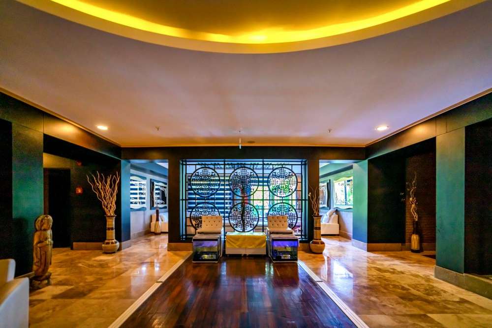 cheap resort hotels to Spend holiday with family