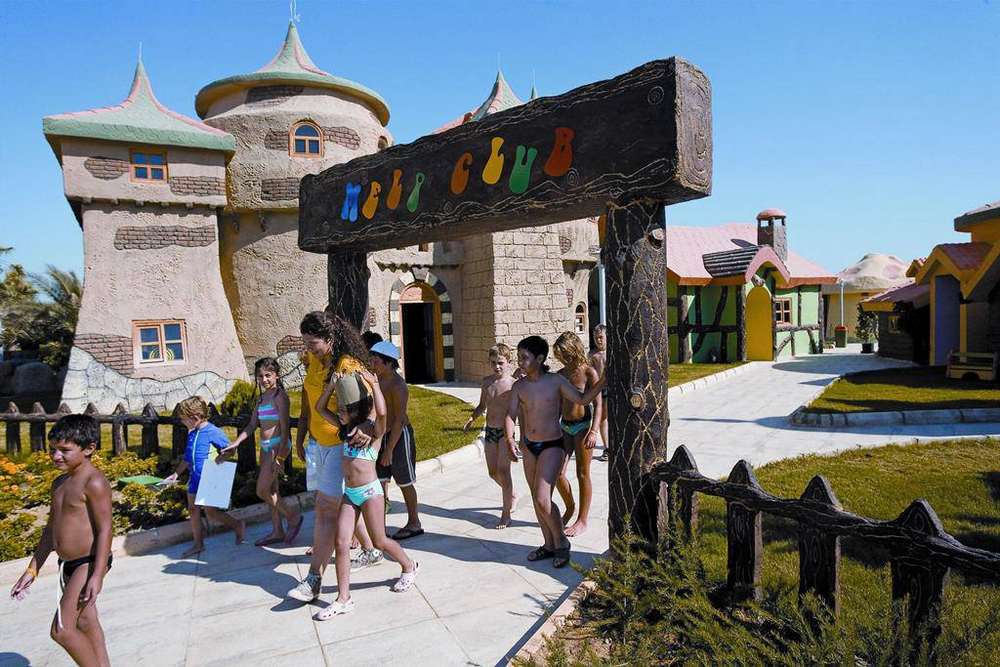 cheap resort hotels to Spend holiday with family