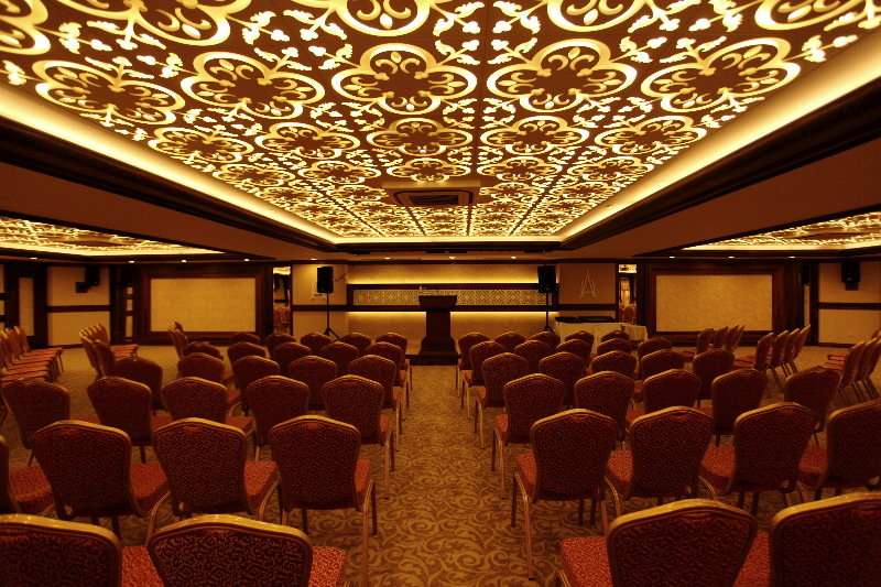 cheap resort hotels to Spend holiday with family