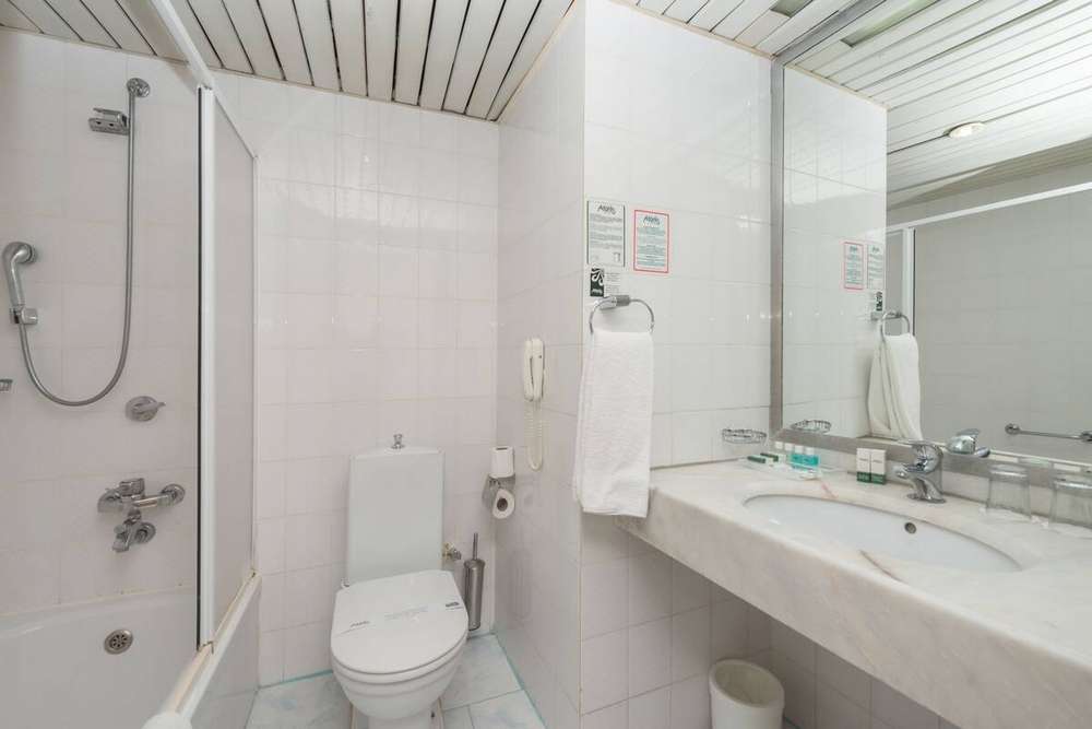 cheap resort hotels to Spend holiday with family