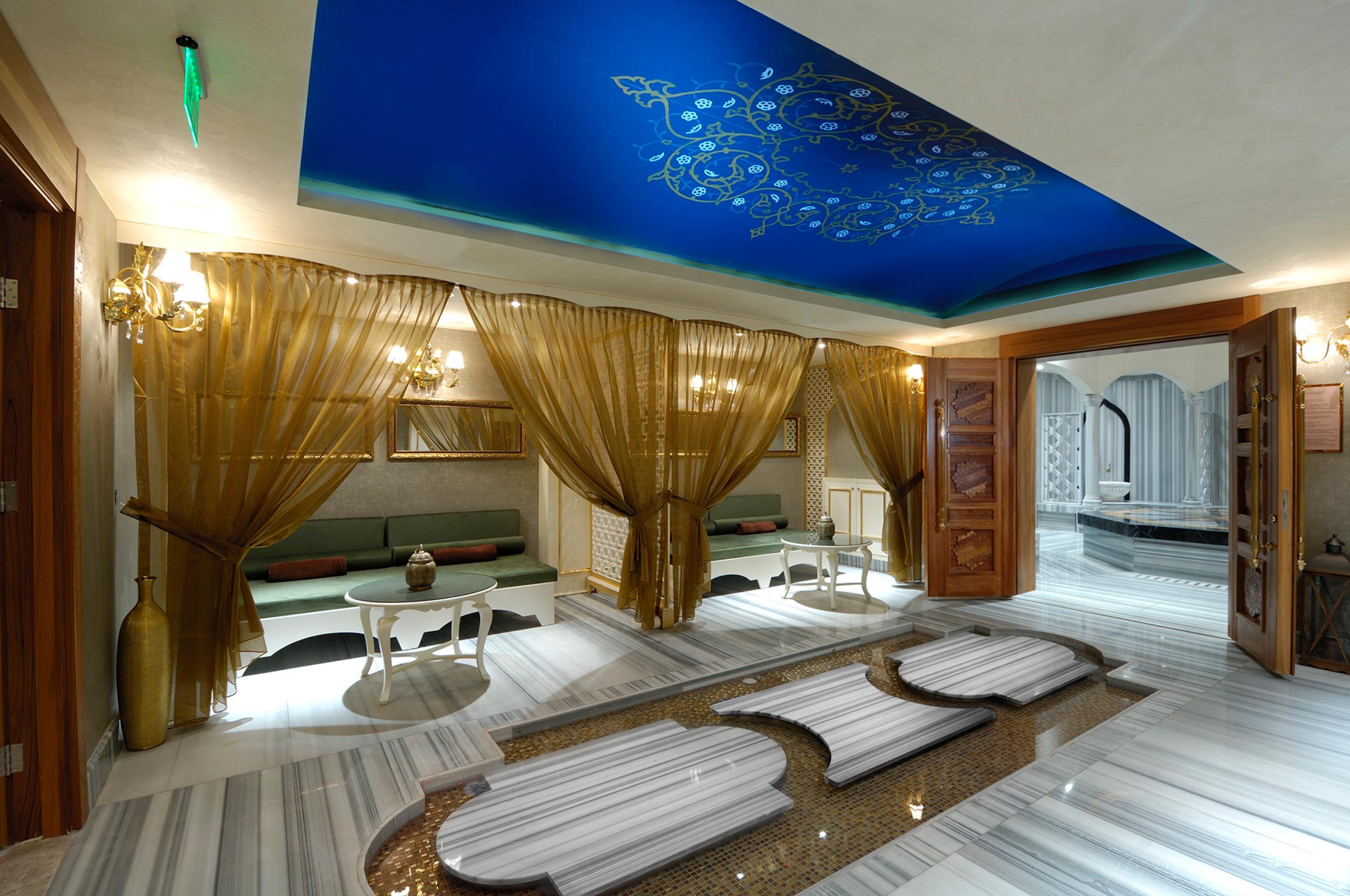 cheap resort hotels to Spend holiday with family