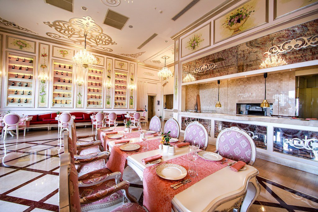 cheap resort hotels to Spend holiday with family