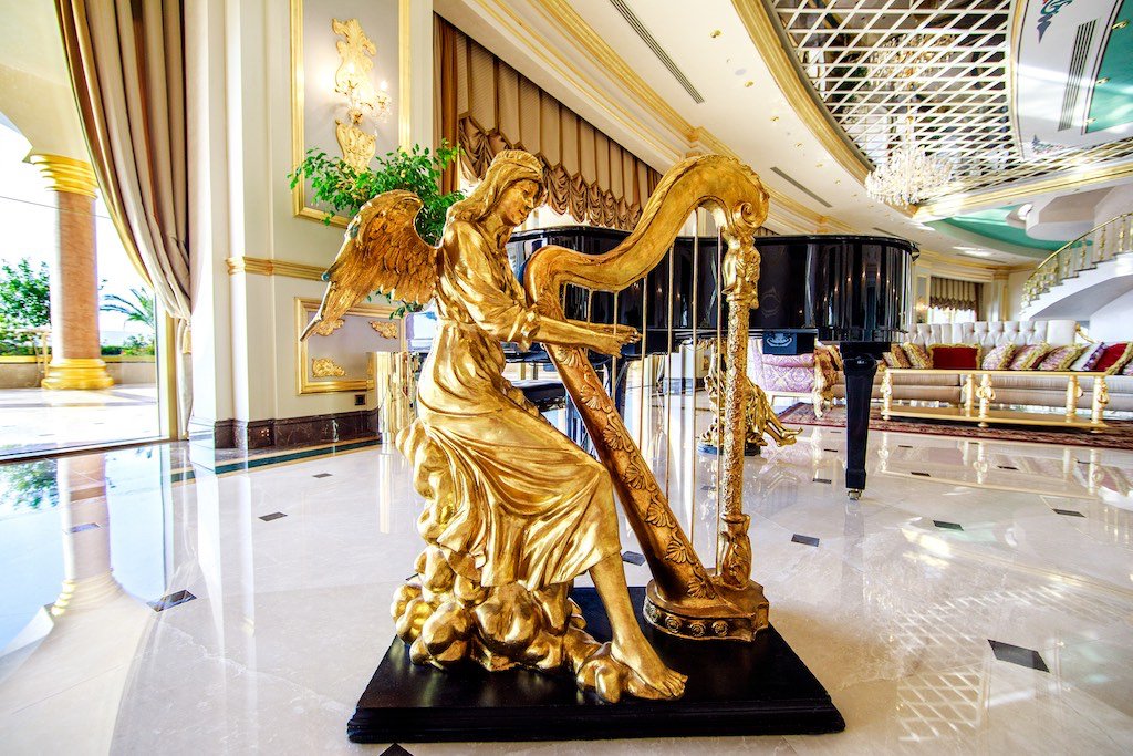 cheap resort hotels to Spend holiday with family