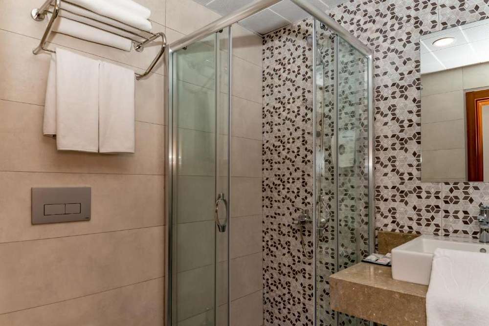 cheap resort hotels to Spend holiday with family