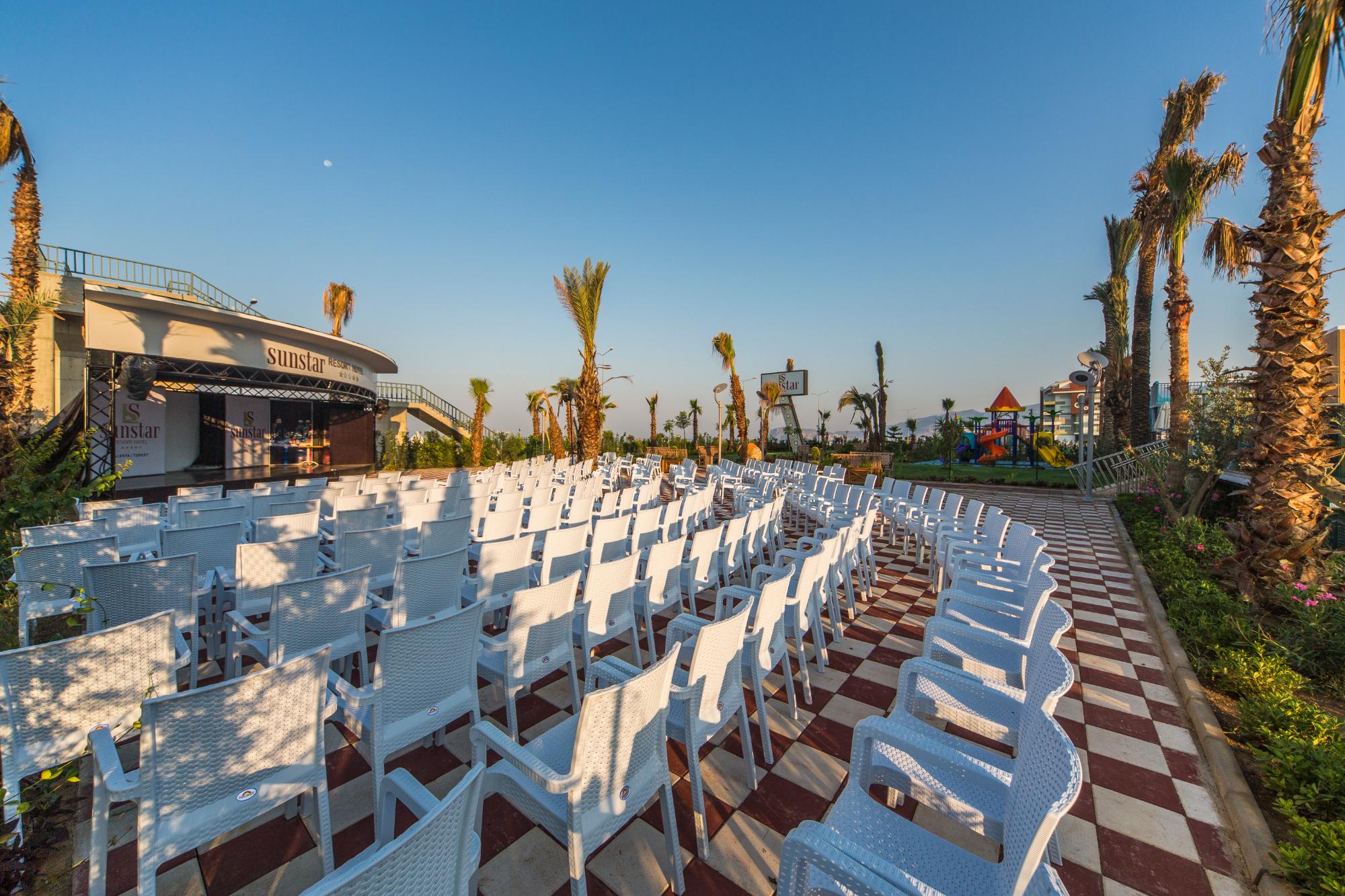 cheap resort hotels to Spend holiday with family