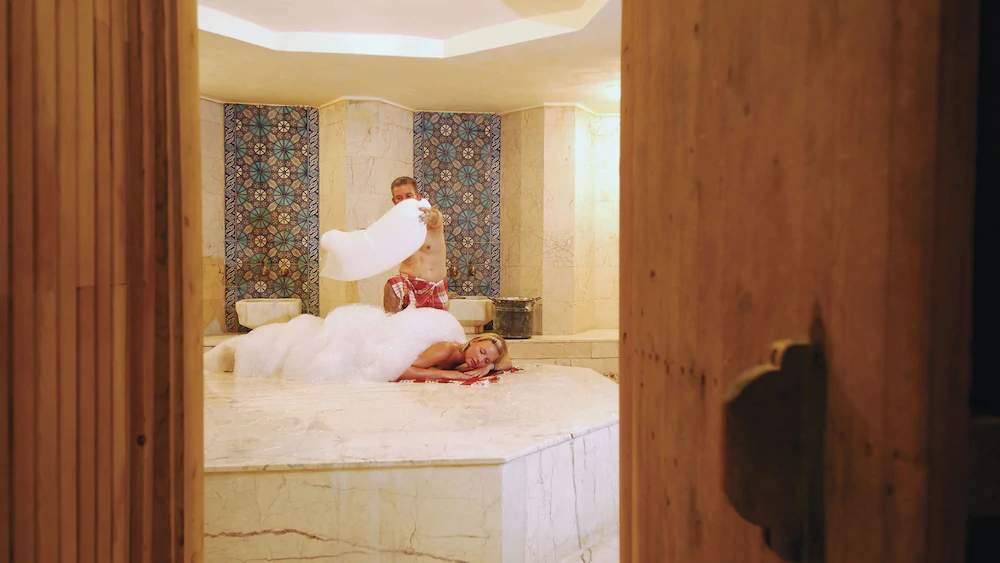 cheap resort hotels to Spend holiday with family