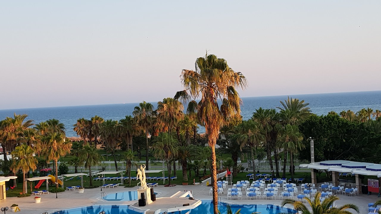 cheap resort hotels to Spend holiday with family