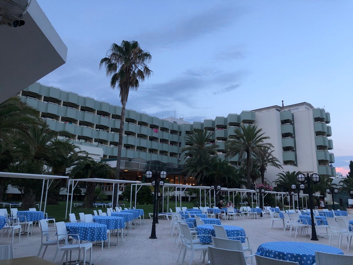 cheap resort hotels to Spend holiday with family