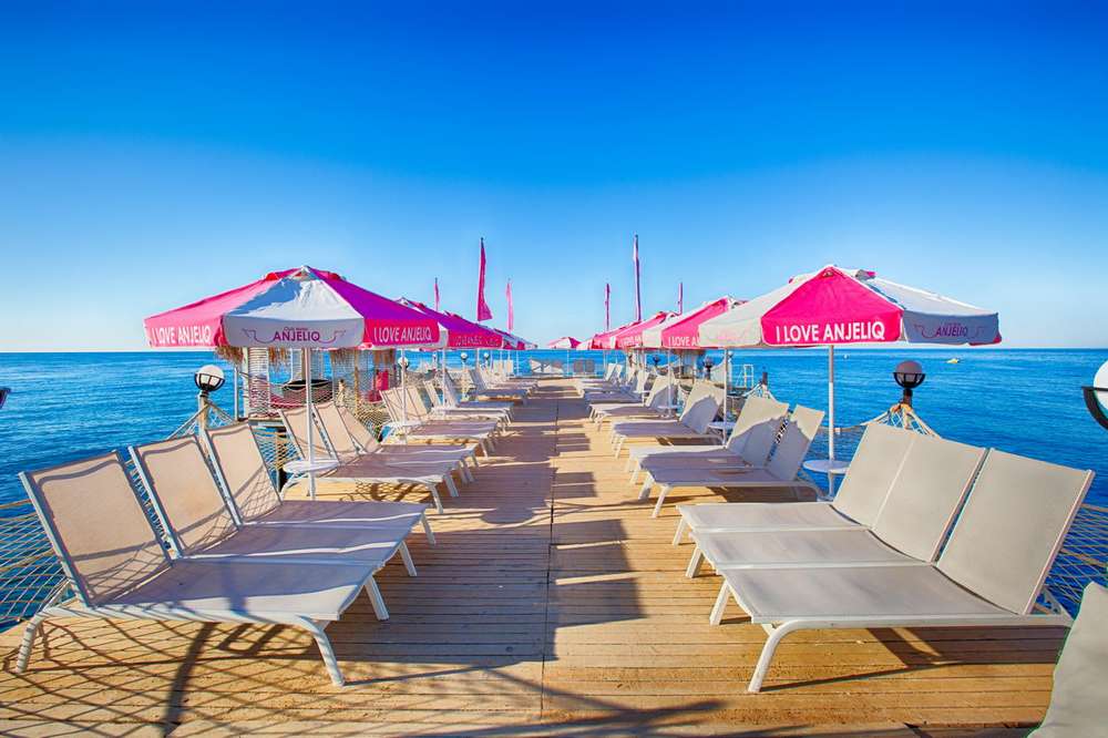 cheap resort hotels to Spend holiday with family