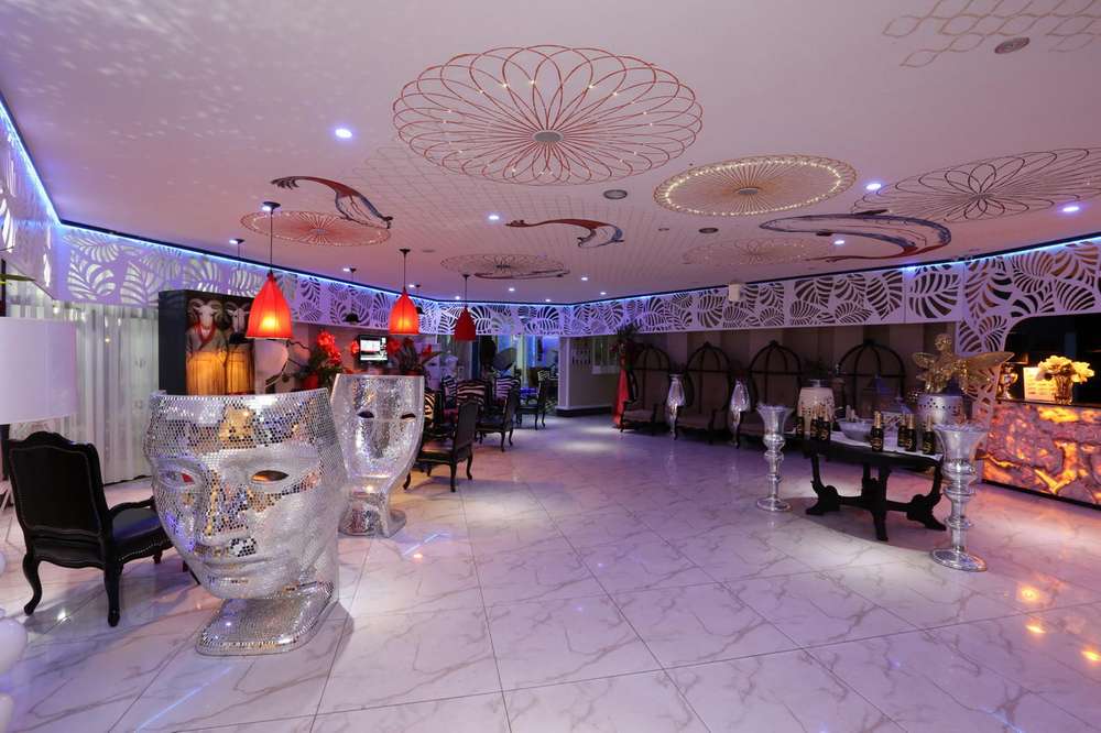 cheap resort hotels to Spend holiday with family