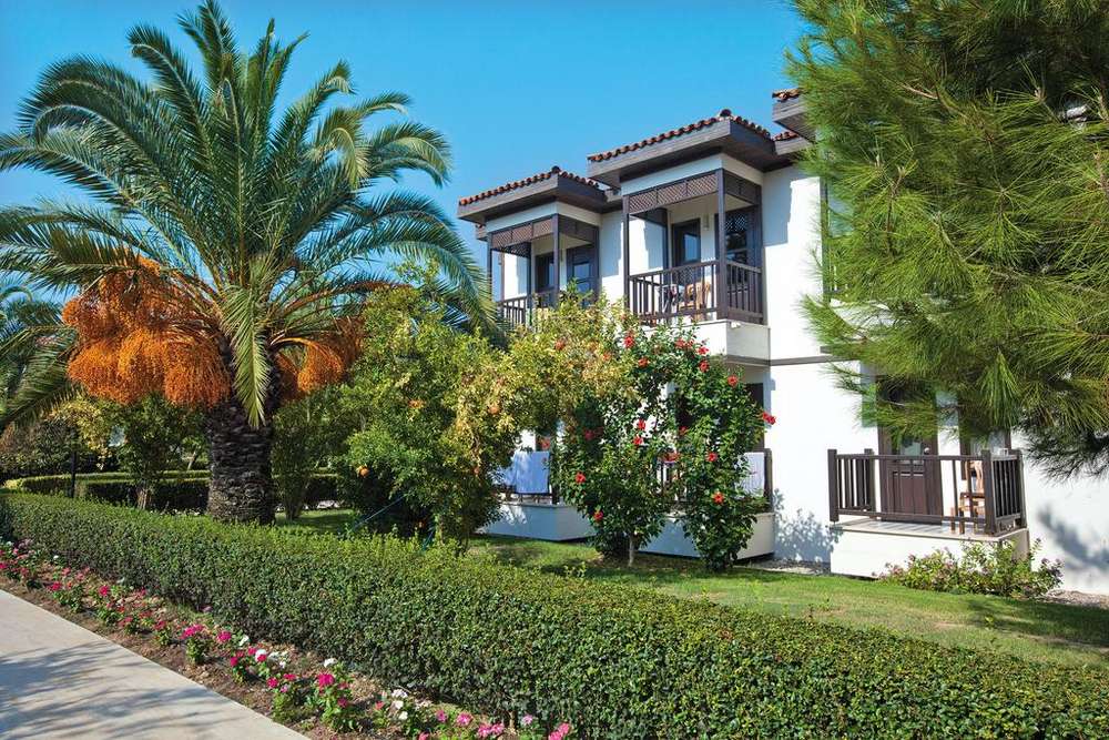 cheap resort hotels to Spend holiday with family