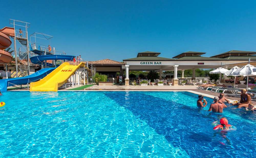 cheap resort hotels to Spend holiday with family