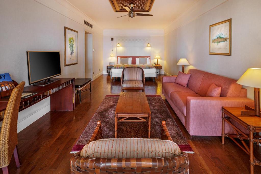 cheap resort hotels to Spend holiday with family