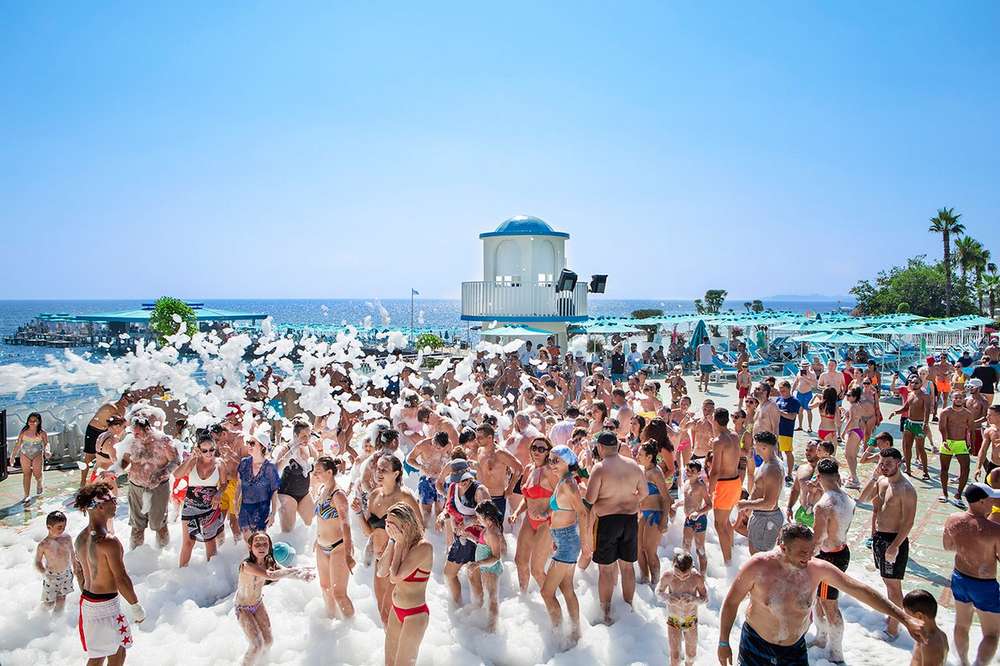 cheap resort hotels to Spend holiday with family