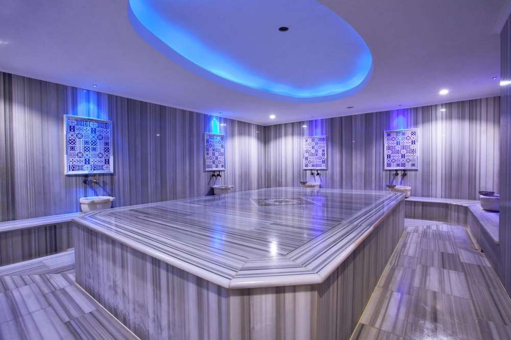 cheap resort hotels to Spend holiday with family