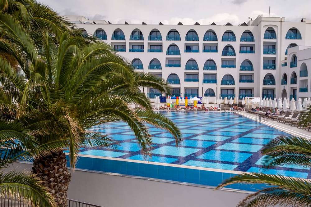 Infinity By Yelken Kusadasi Pool