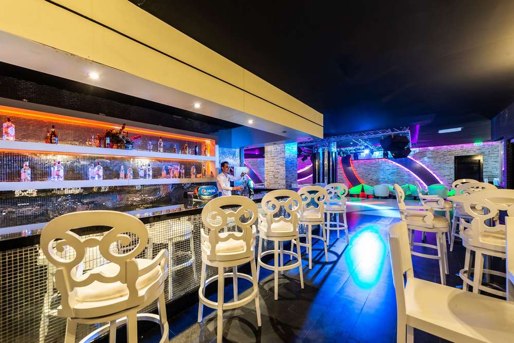 cheap resort hotels to Spend holiday with family