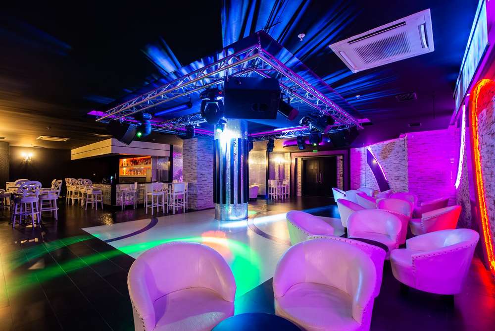 cheap resort hotels to Spend holiday with family