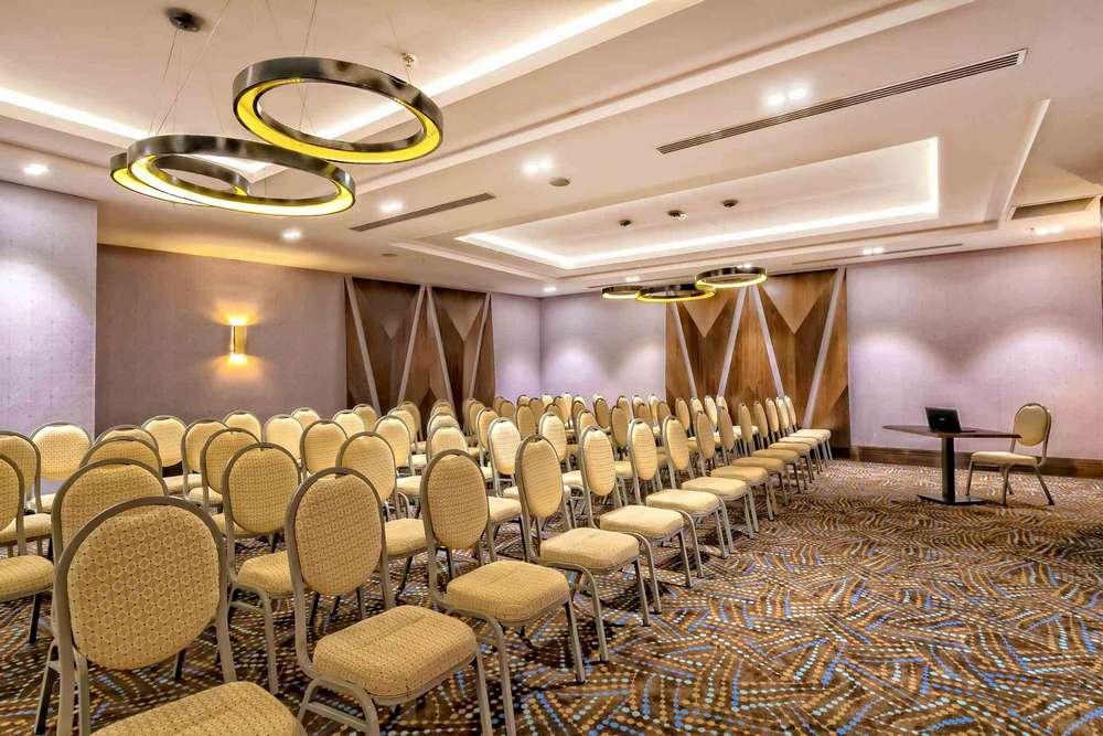 cheap resort hotels to Spend holiday with family