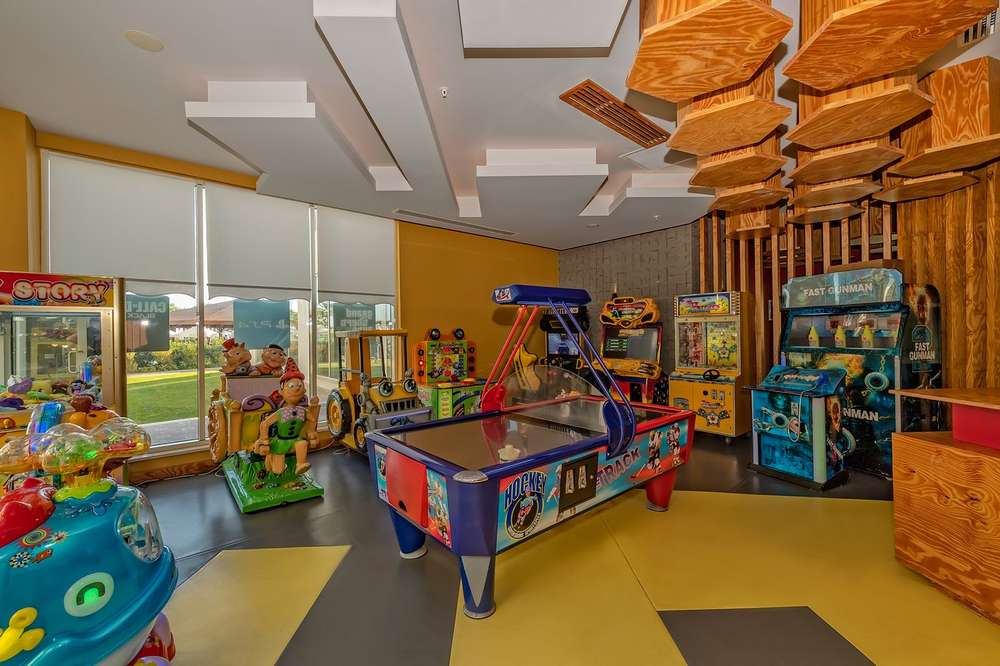 cheap resort hotels to Spend holiday with family