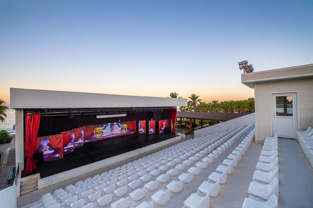 cheap resort hotels to Spend holiday with family