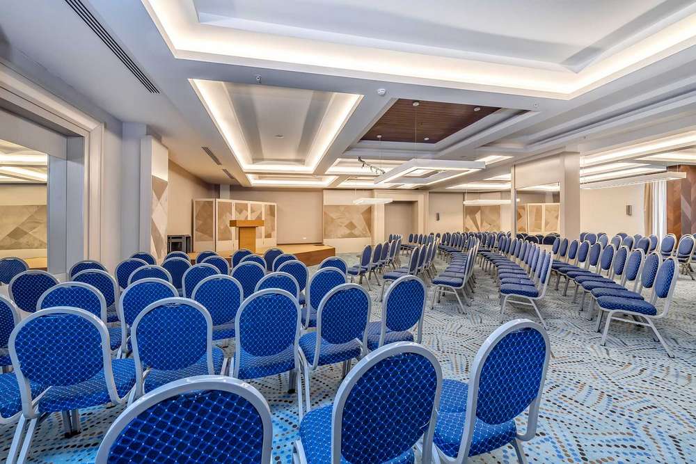 cheap resort hotels to Spend holiday with family