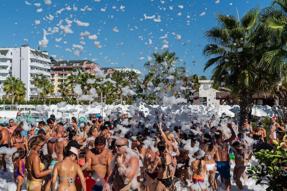 cheap resort hotels to Spend holiday with family