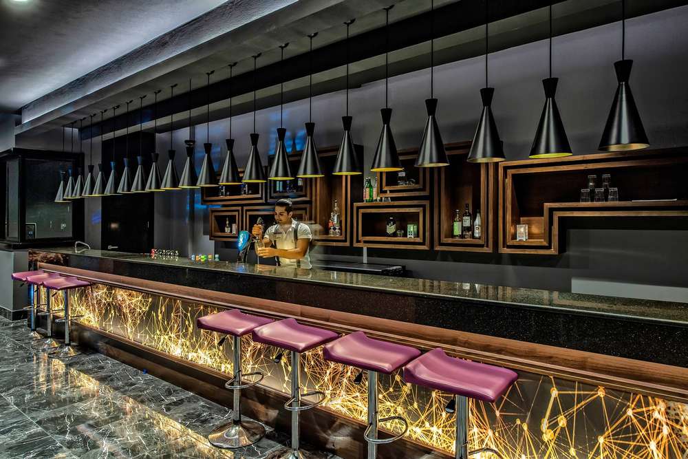 cheap resort hotels to Spend holiday with family