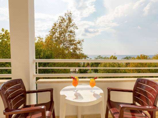 cheap resort hotels to Spend holiday with family