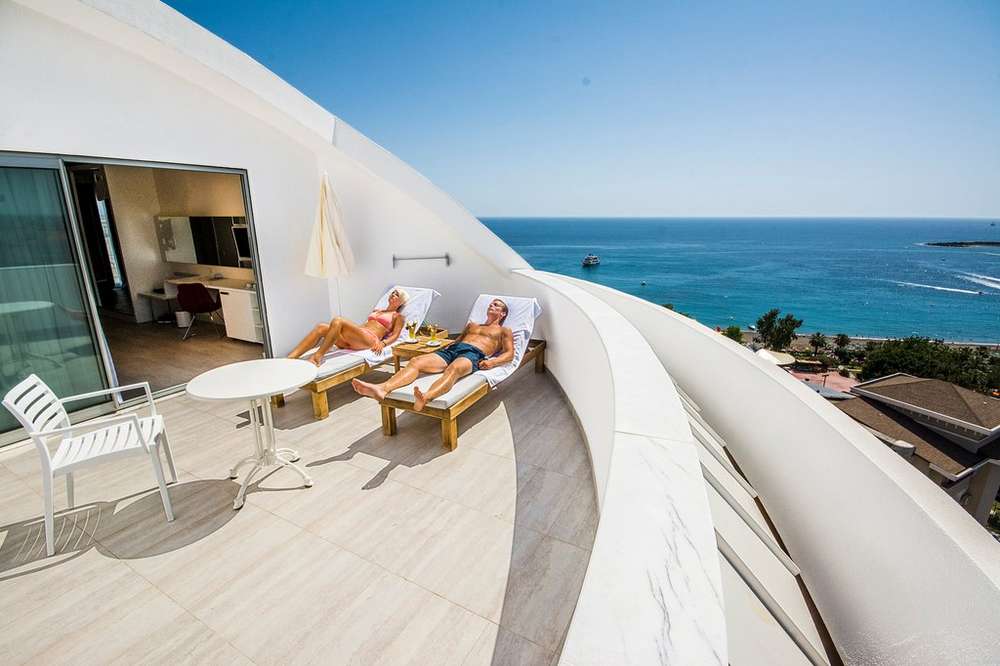 cheap resort hotels to Spend holiday with family