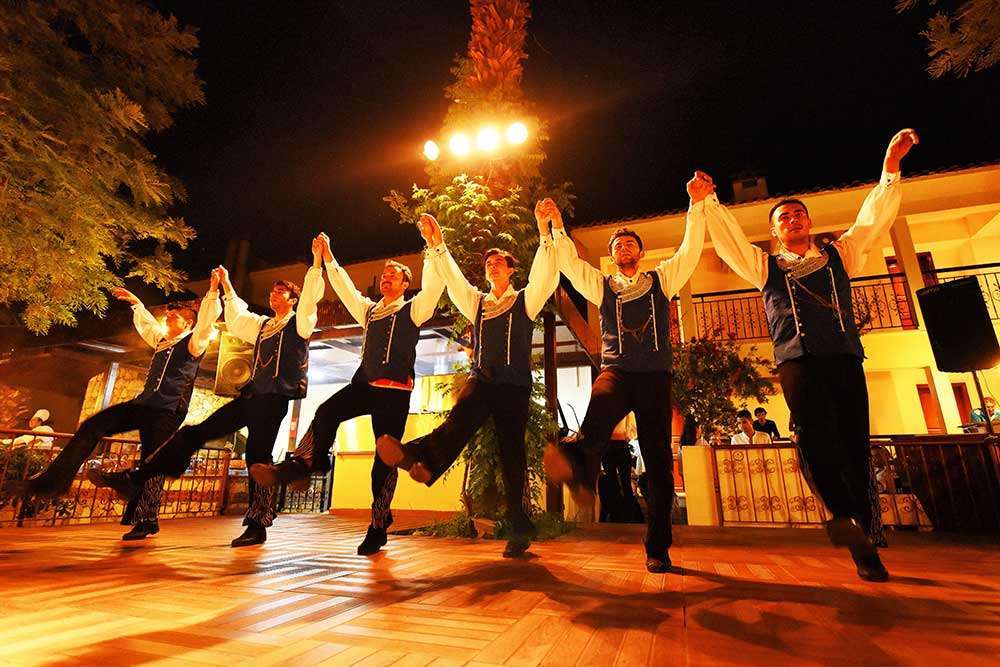 cheap resort hotels to Spend holiday with family