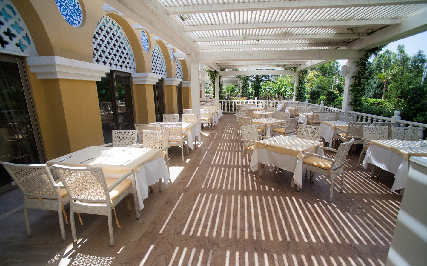 cheap resort hotels to Spend holiday with family