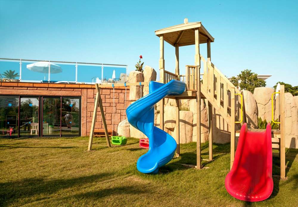 cheap resort hotels to Spend holiday with family