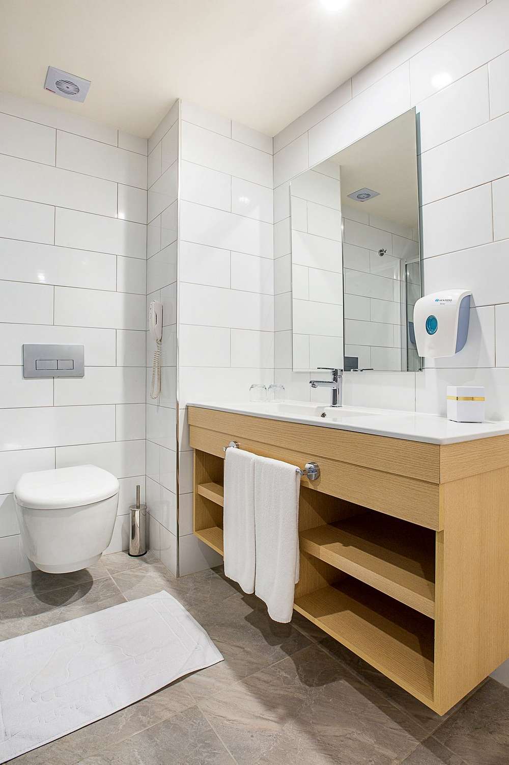 cheap resort hotels to Spend holiday with family