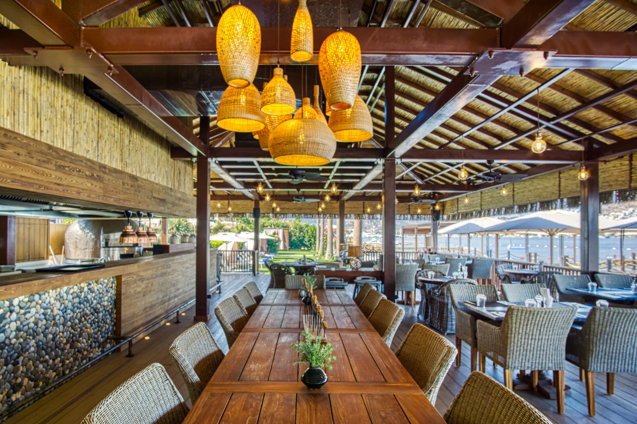 cheap resort hotels to Spend holiday with family