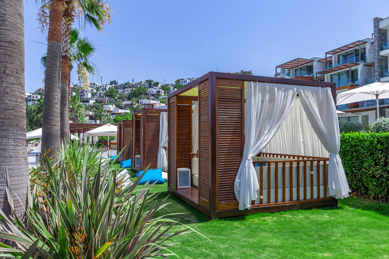 cheap resort hotels to Spend holiday with family