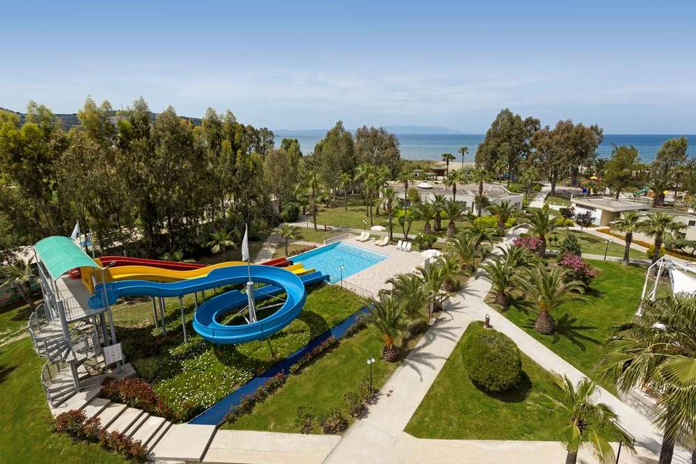 cheap resort hotels in Turkey to Spend holiday with family