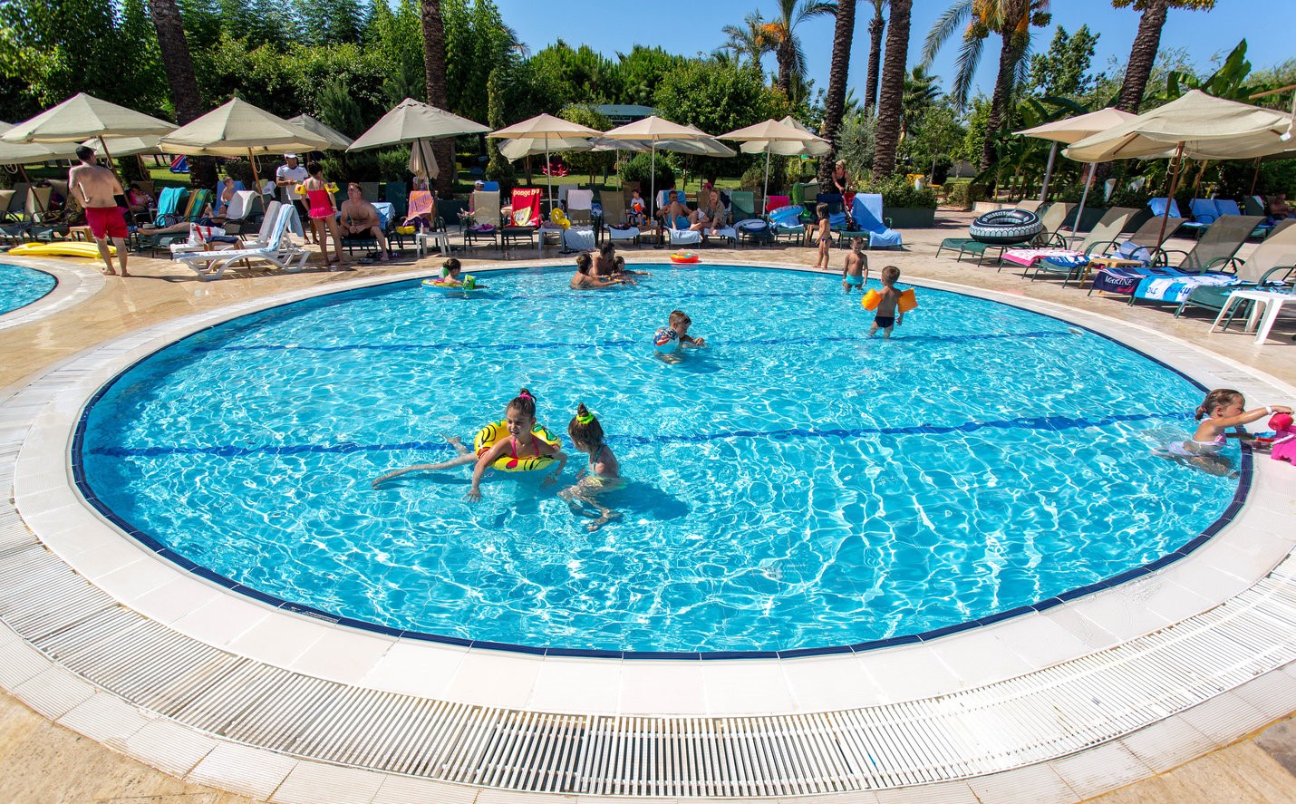 cheap resort hotels to Spend holiday with family