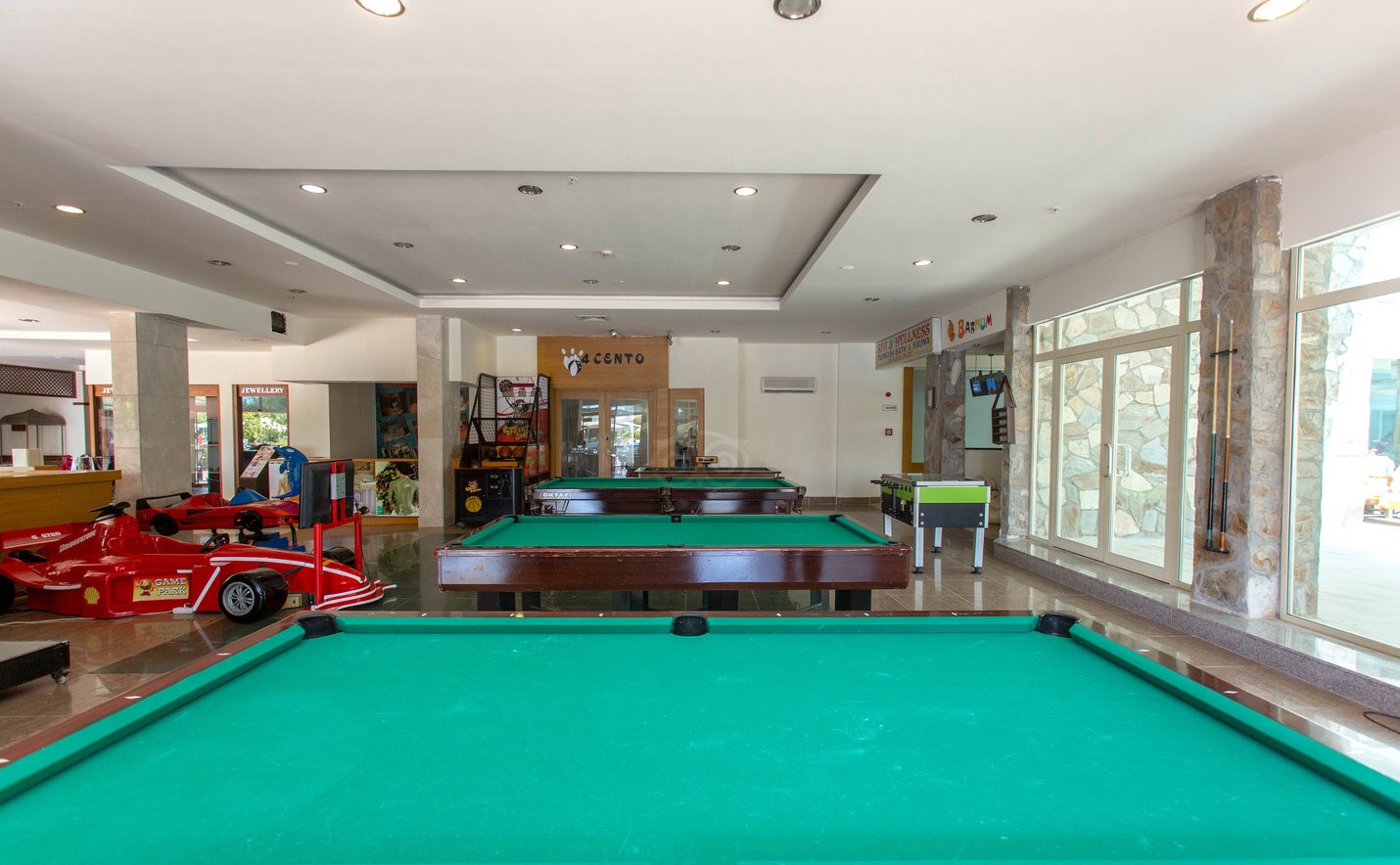 cheap resort hotels to Spend holiday with family