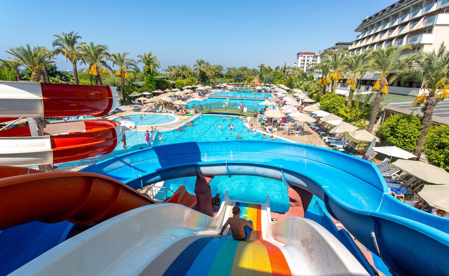 cheap resort hotels to Spend holiday with family