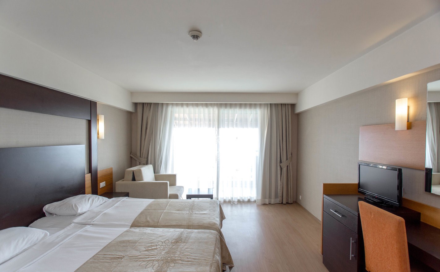 cheap resort hotels to Spend holiday with family